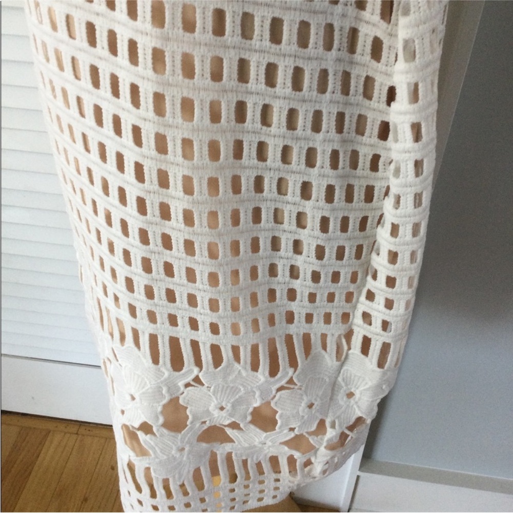 NWT Lulu’s Nude Look Lace Dress - Picture 4 of 8